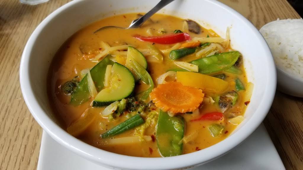 Thai On Clark | restaurant | 4641 N Clark St, Chicago, IL 60640, USA | 7732752620 OR +1 773-275-2620