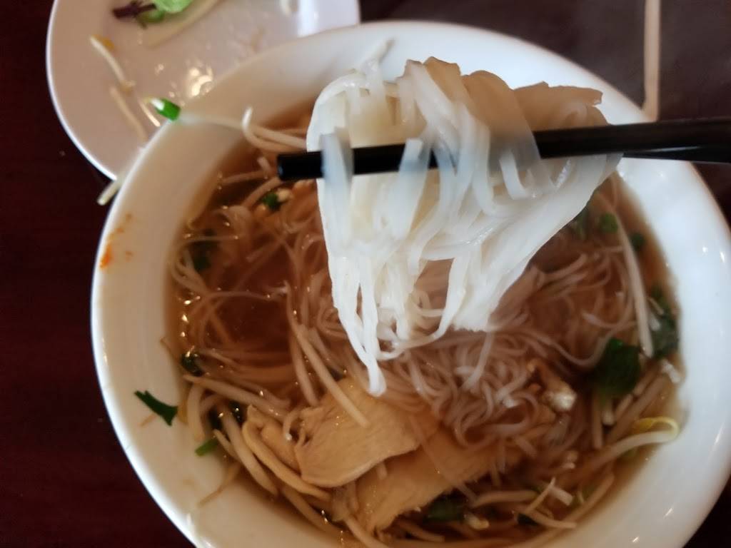 Hot Pho & Grill Vietnamese Restaurant | restaurant | 12236 Branders Creek Dr, Chester, VA 23831, USA | 8047967891 OR +1 804-796-7891