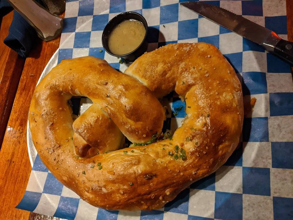 Tar Bar | restaurant | 47 Court St, Plymouth, MA 02360, USA | 7743435623 OR +1 774-343-5623