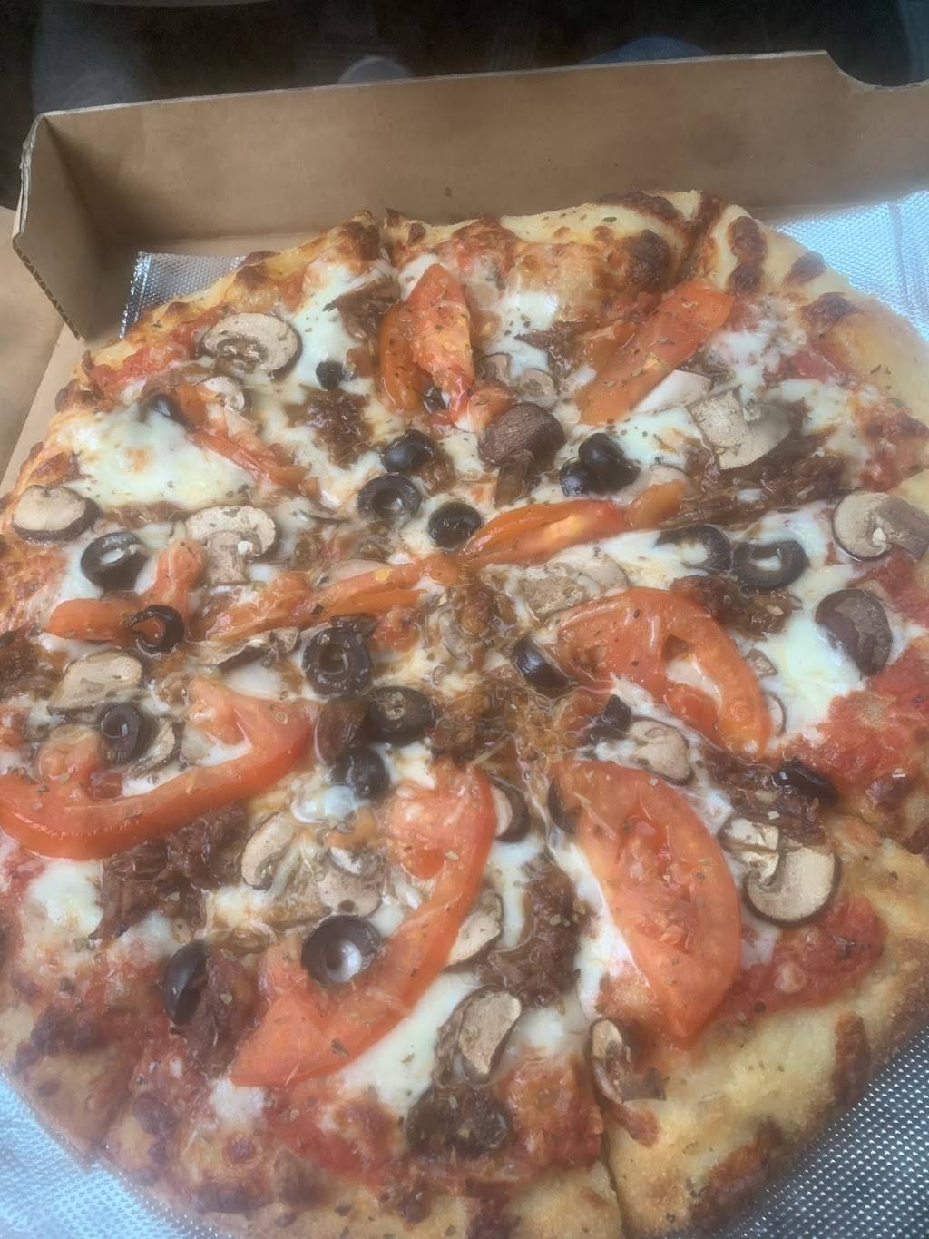 Fired Pizzas | restaurant | 11160 Circle Dr, Austin, TX 78736, USA | 5122563814 OR +1 512-256-3814