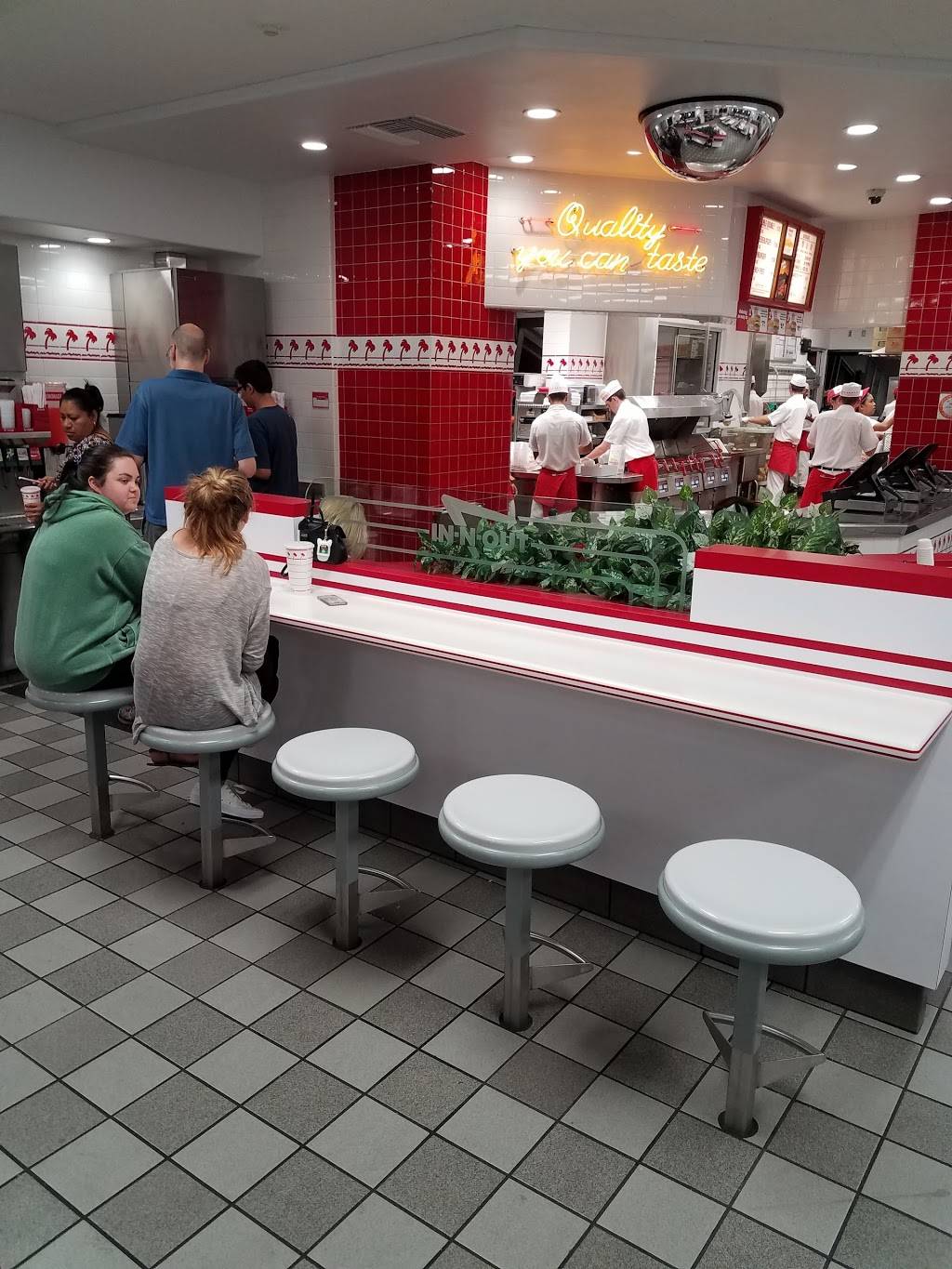 In-N-Out Burger | restaurant | 27380 La Paz Rd, Laguna Niguel, CA 92677, USA | 8007861000 OR +1 800-786-1000