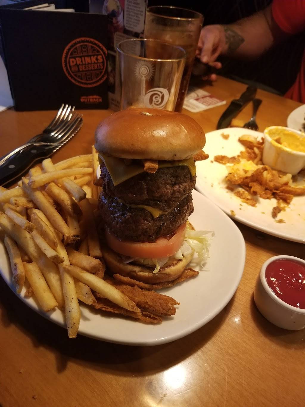 Outback Steakhouse | restaurant | 1101 Seminole Trail, Charlottesville, VA 22901, USA | 4349754329 OR +1 434-975-4329