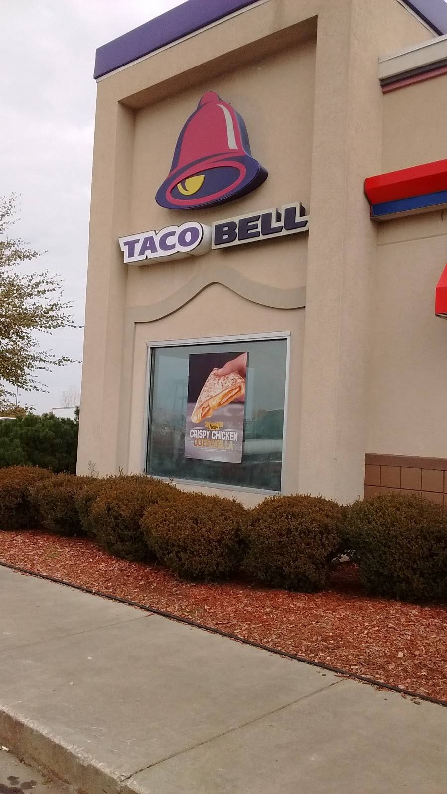 KFC | restaurant | 201 SE 4th St, Oak Grove, MO 64075, USA | 8166903302 OR +1 816-690-3302