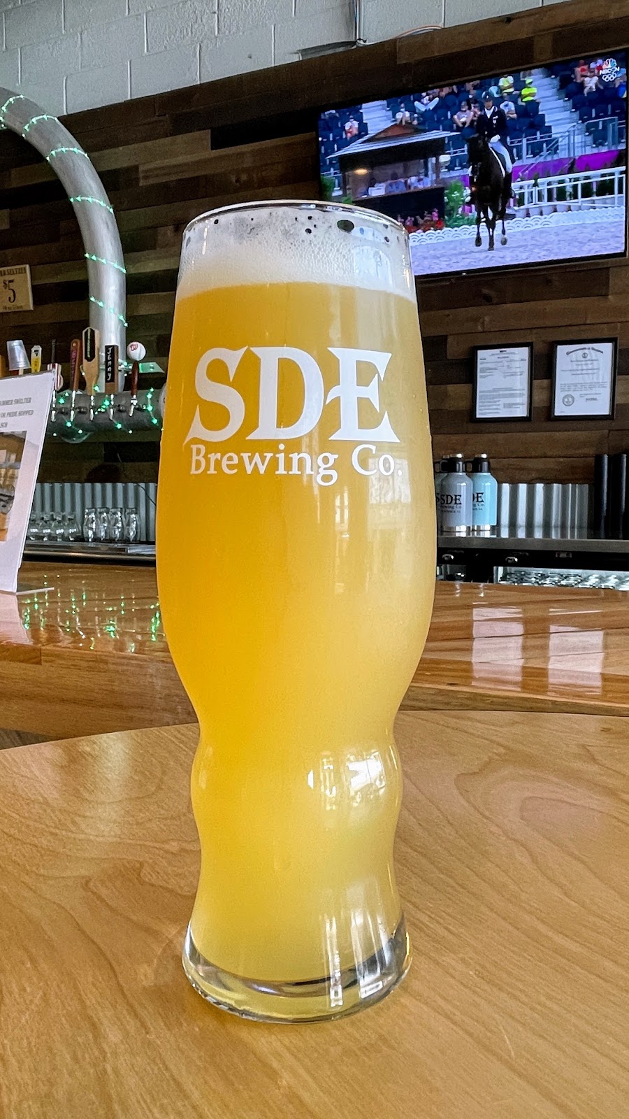 Settle Down Easy Brewing Co. | restaurant | 2822 Fallfax Dr, Falls Church, VA 22042, USA | 7035732011 OR +1 703-573-2011