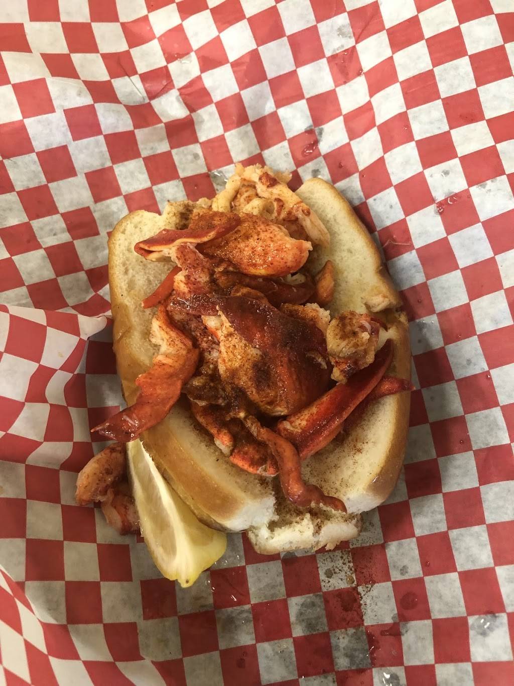 Lakewood Ranch Lobster Pound and Fresh Seafood Bistro and Market | restaurant | 8740 E State Rd 70, Bradenton, FL 34202, USA | 9417553474 OR +1 941-755-3474