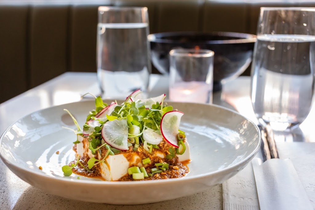 Monarch | restaurant | 146 Metropolitan Ave, Brooklyn, NY 11249, USA | 9179091596 OR +1 917-909-1596