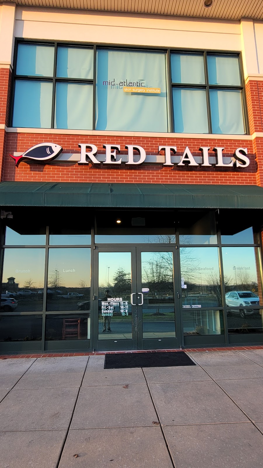 Red Tails Ocean Grille | restaurant | 173 St Patricks Dr, Waldorf, MD 20603, USA | 2405656077 OR +1 240-565-6077