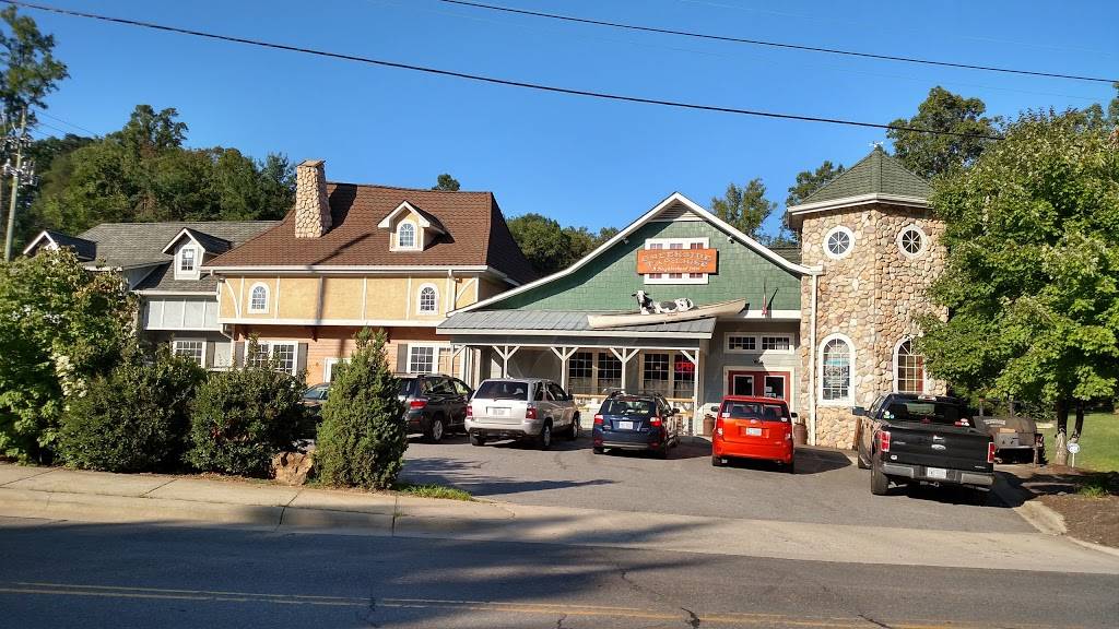 Creekside Taphouse | restaurant | 8 Beverly Rd, Asheville, NC 28805, USA | 8285752880 OR +1 828-575-2880