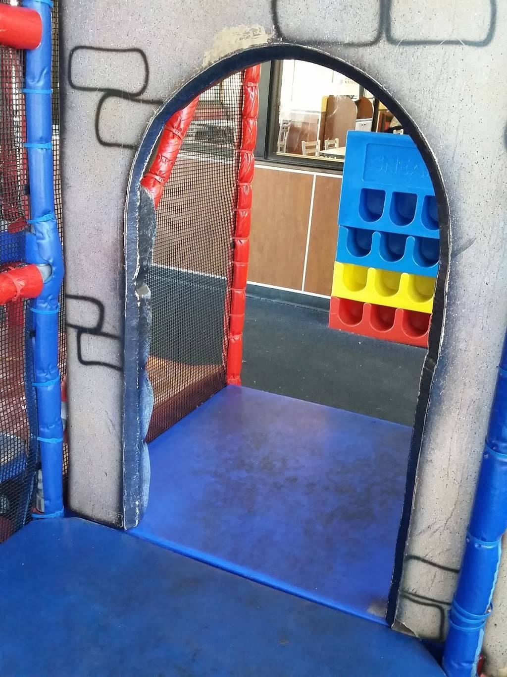 Carls Jr. | restaurant | 14555 Lakewood Blvd, Paramount, CA 90723, USA | 5624082299 OR +1 562-408-2299