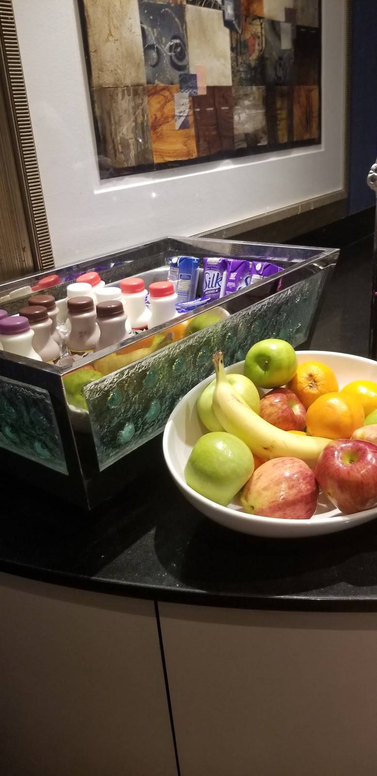 Collage | restaurant | 165 Courtland St NE, Atlanta, GA 30303, USA | 4046596500 OR +1 404-659-6500