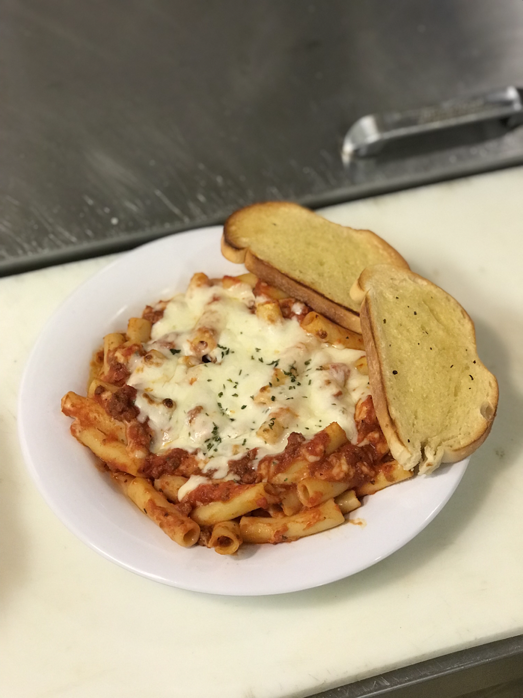 Perini Pizza | restaurant | 308 N Main St, Farmville, VA 23901, USA | 4343158809 OR +1 434-315-8809