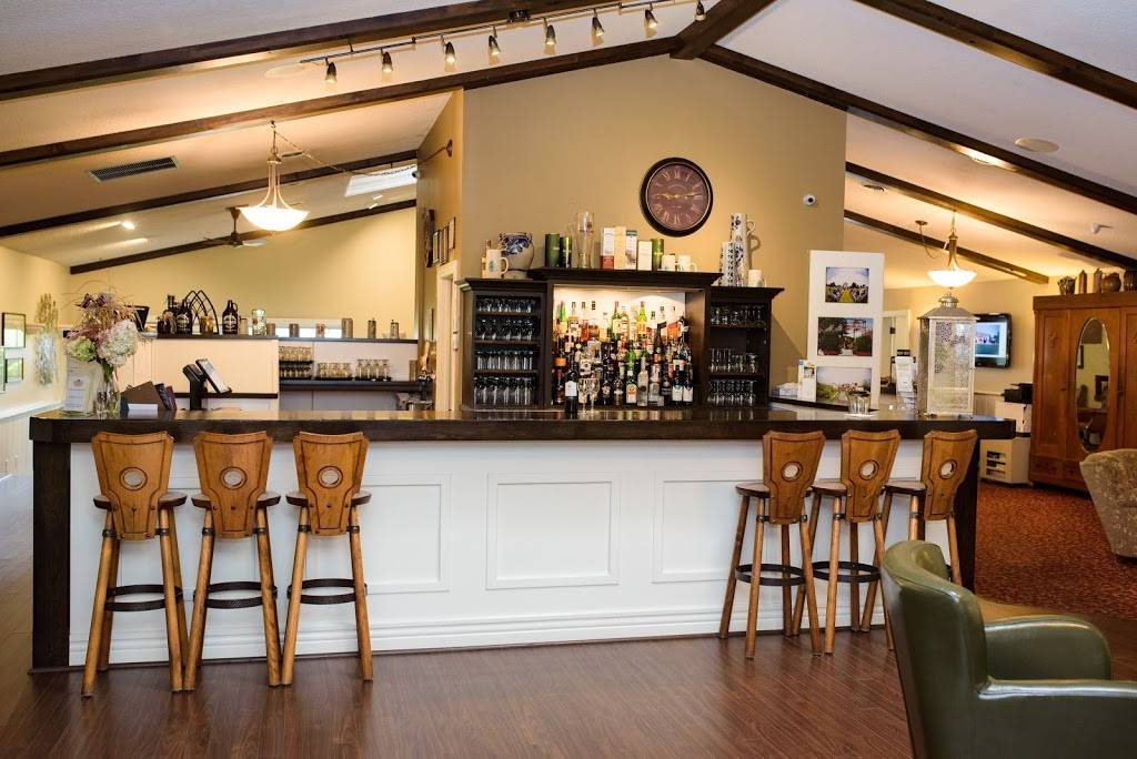 Hessenland Inn | restaurant | 72981 ON-21, Zurich, ON N0M 2T0, Canada | 8665437736 OR +1 866-543-7736