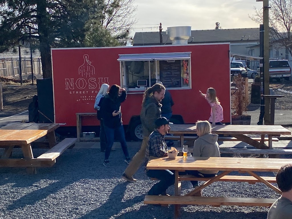 Nosh Street Food | restaurant | 911 SE Armour Rd, Bend, OR 97702, USA | 5413508610 OR +1 541-350-8610