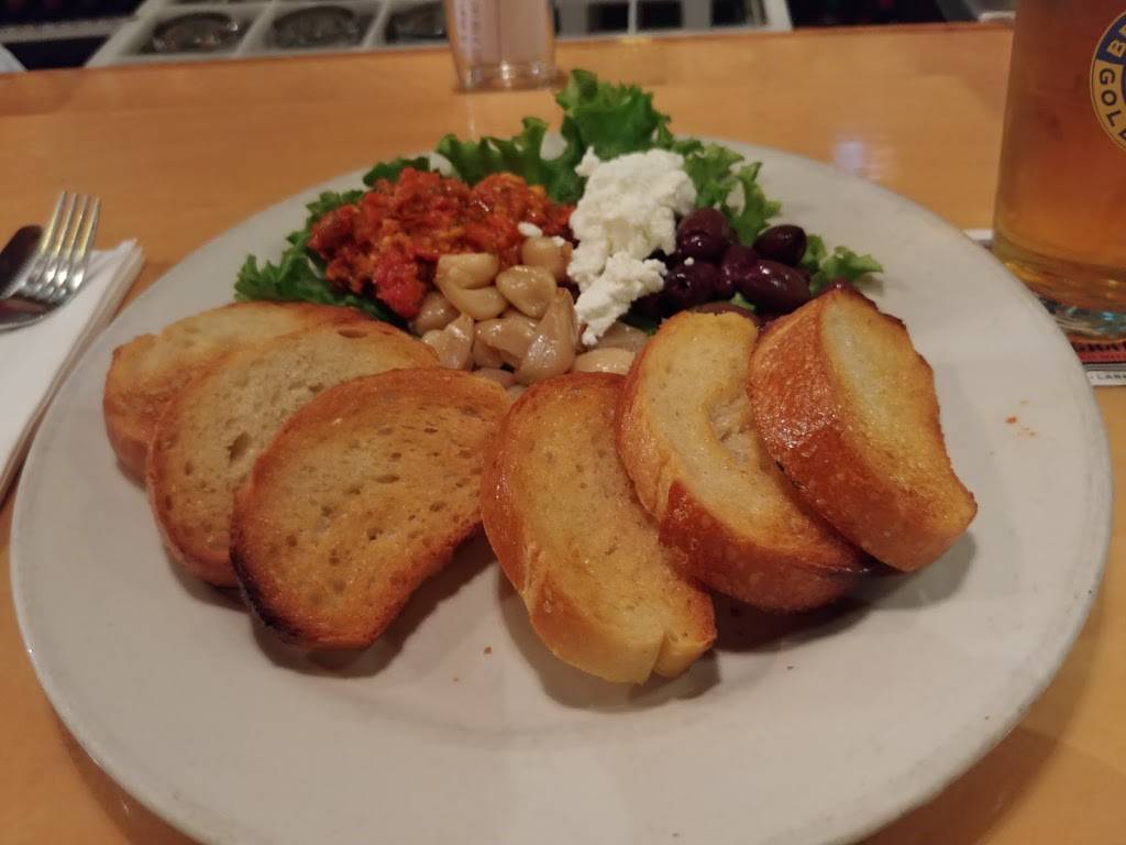 Moylans Brewing Company | restaurant | 15 Rowland Way, Novato, CA 94945, USA | 4158984677 OR +1 415-898-4677