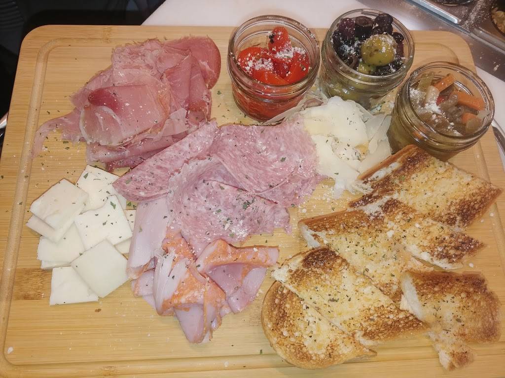 JoJos Italian Diner | restaurant | 217 S Pinellas Ave, Tarpon Springs, FL 34689, USA | 7274839339 OR +1 727-483-9339