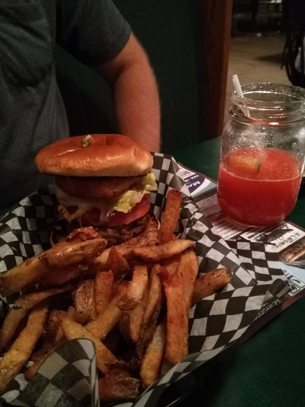 Pine Lodge | restaurant | 6 Chemin de Pine Lodge, Bristol, QC J0X 1G0, Canada | 8196472805 OR +1 819-647-2805