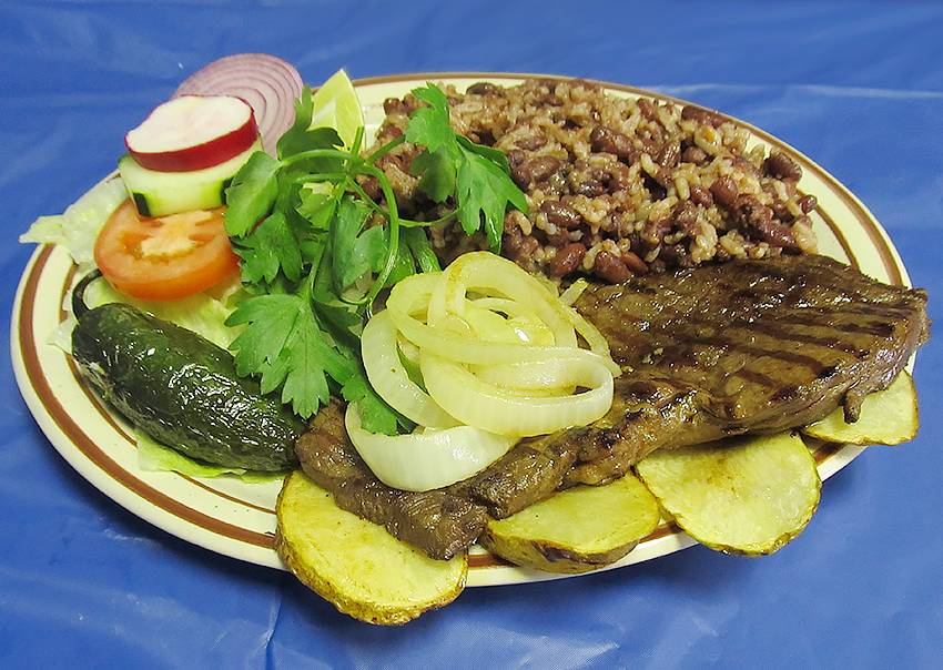 El Salvador Restaurant MKE | restaurant | 2316 S 6th St, Milwaukee, WI 53215, USA | 4146451768 OR +1 414-645-1768