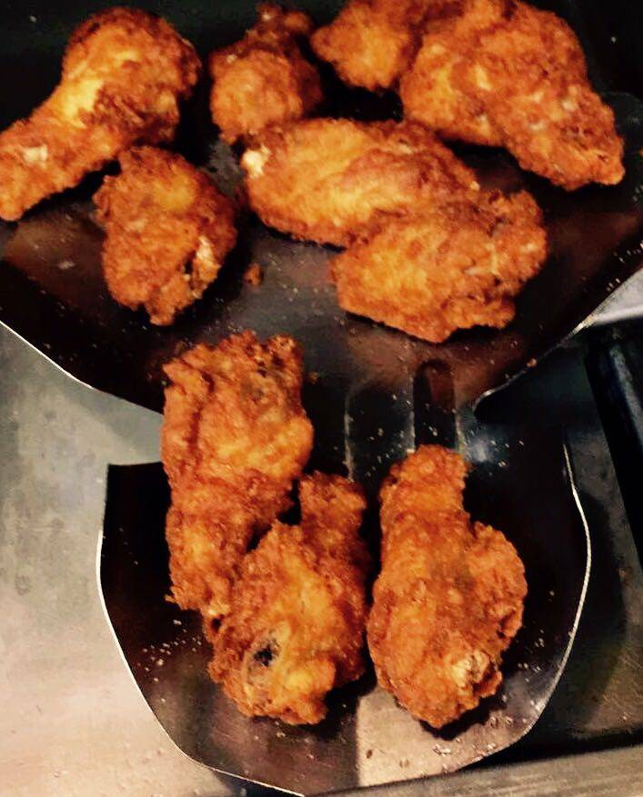 Chucks Pizza | restaurant | 10123 S Western Ave, Chicago, IL 60643, USA | 7732334282 OR +1 773-233-4282