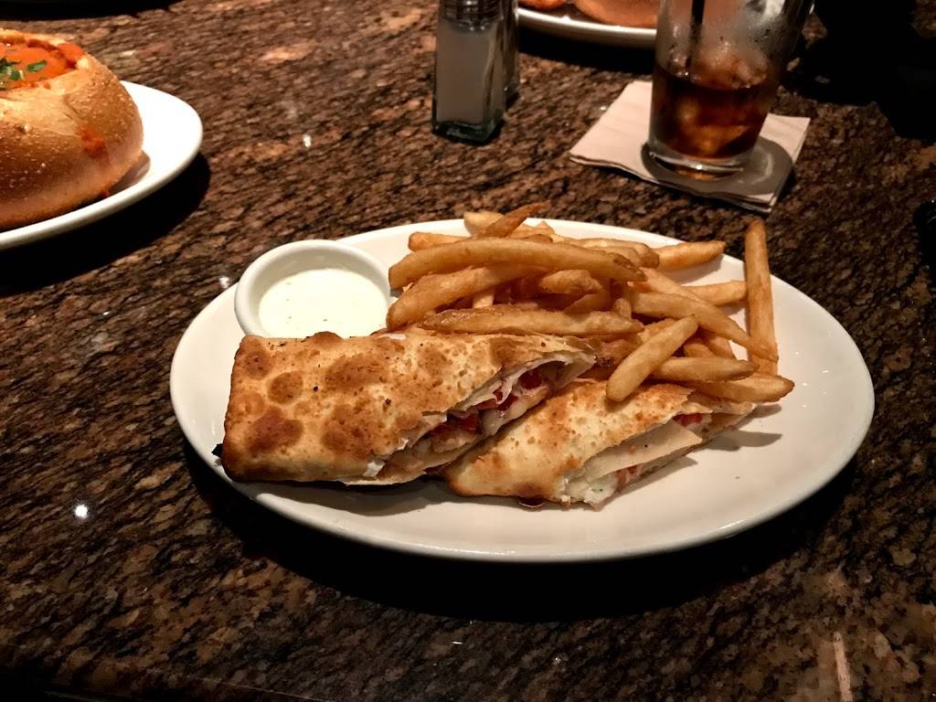 BJs Restaurant & Brewhouse | restaurant | 8761 Vineland Ave, Orlando, FL 32821, USA | 4078279105 OR +1 407-827-9105