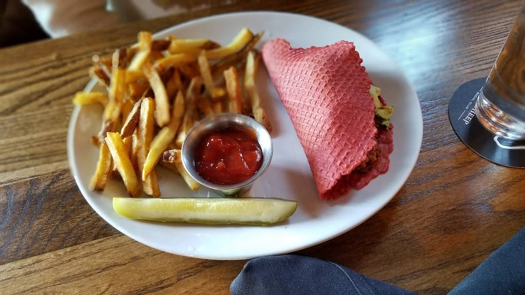 Black Sheep Social Club | restaurant | 600 1st St SE, Cedar Rapids, IA 52401, USA | 3192007070 OR +1 319-200-7070