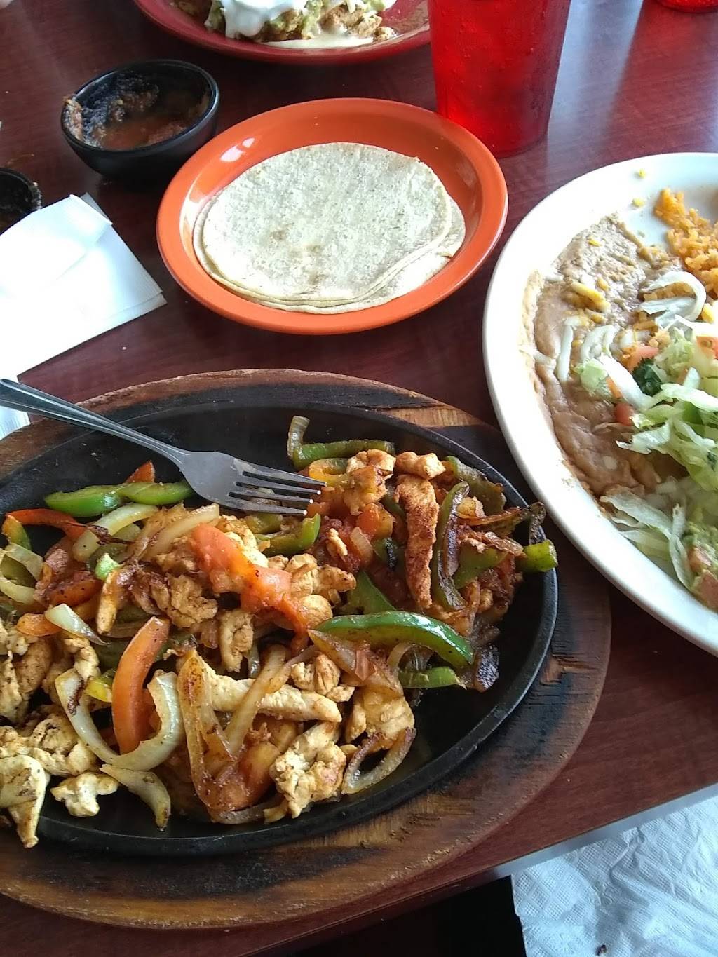 El Patron Mexican Restaurant & Cantina | restaurant | 6350 Douglas Ave, Urbandale, IA 50322, USA | 5152529987 OR +1 515-252-9987