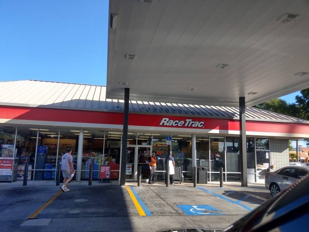 RaceTrac | bakery | 4156 W Blue Heron Blvd, Riviera Beach, FL 33404, USA | 5618818330 OR +1 561-881-8330