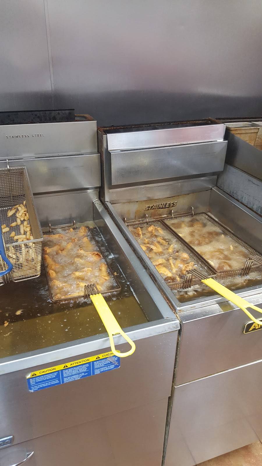 JJ FISH & CHICKEN | restaurant | 8515 S 88th Ave, Justice, IL 60458, USA | 7089240158 OR +1 708-924-0158