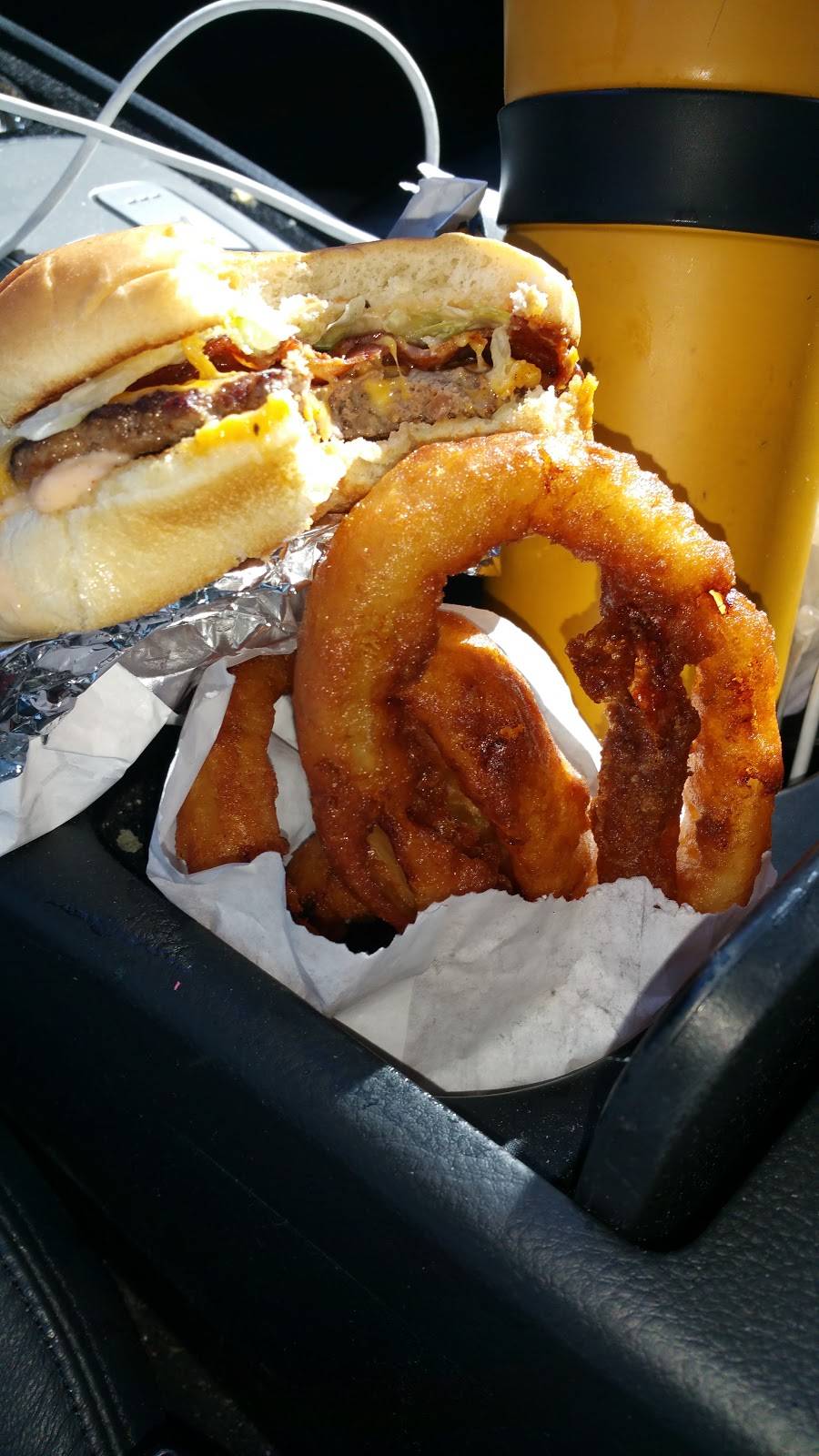 Leftys Burger Shack | restaurant | 8317 27th St W, University Place, WA 98466, USA | 2535650887 OR +1 253-565-0887