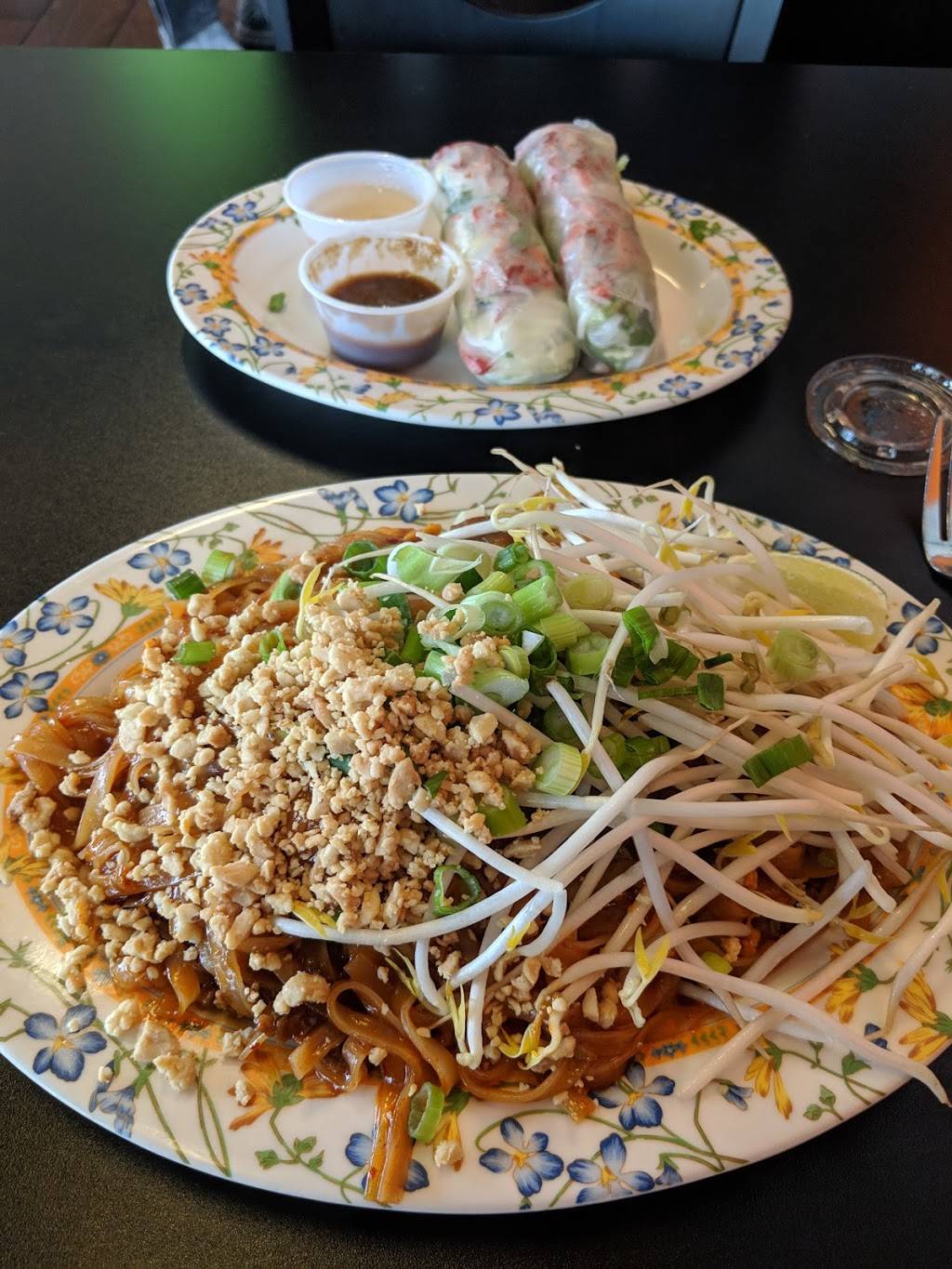 Rock N Thai | restaurant | 3013 W Shore Dr Unit 10, Holland, MI 49424, USA | 6167968842 OR +1 616-796-8842