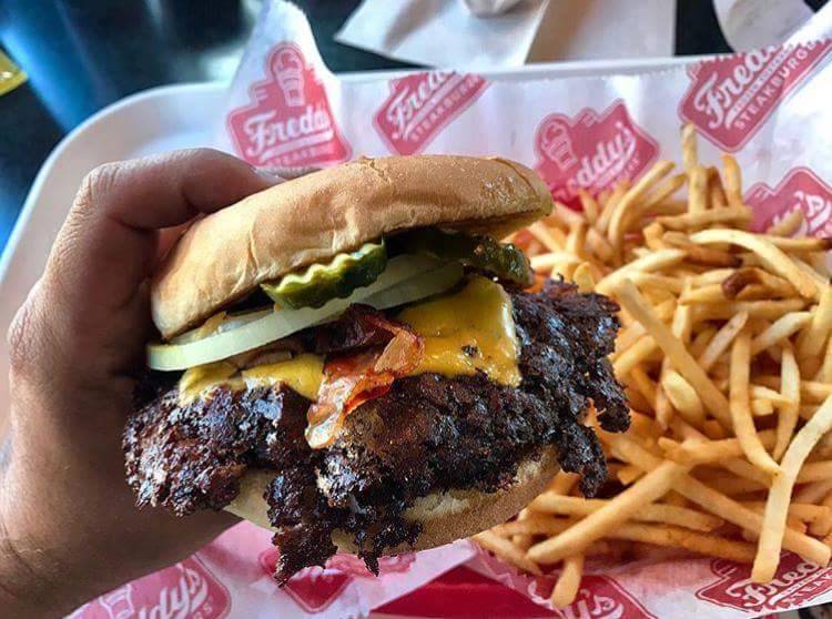 Freddys Frozen Custard & Steakburgers | restaurant | 5235 Noggle Way, Indianapolis, IN 46237, USA | 3178519985 OR +1 317-851-9985