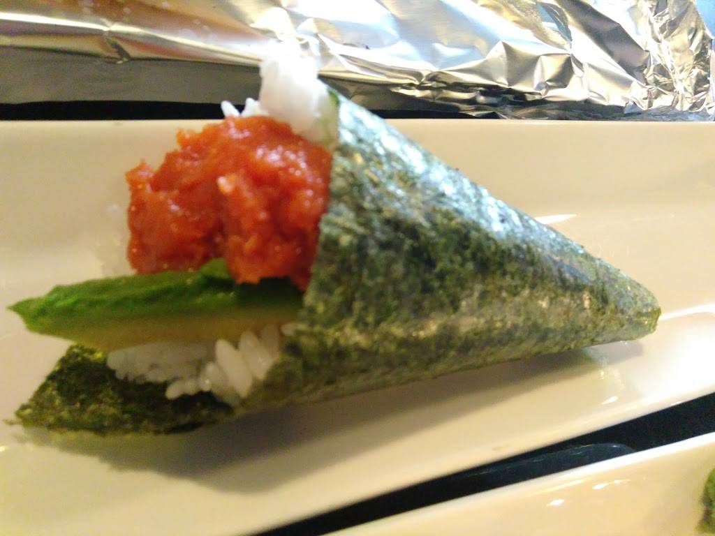 Ahii Sushi | restaurant | 1846 W 11th St, Tracy, CA 95376, USA | 2092298759 OR +1 209-229-8759