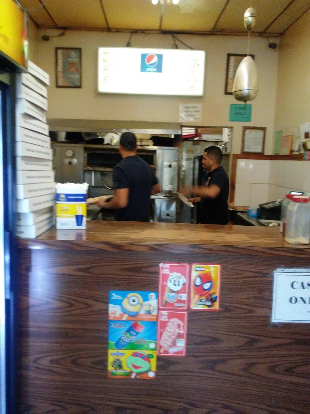 Ginos Pizzeria | restaurant | 439 S Broadway, Yonkers, NY 10705, USA | 9144235088 OR +1 914-423-5088