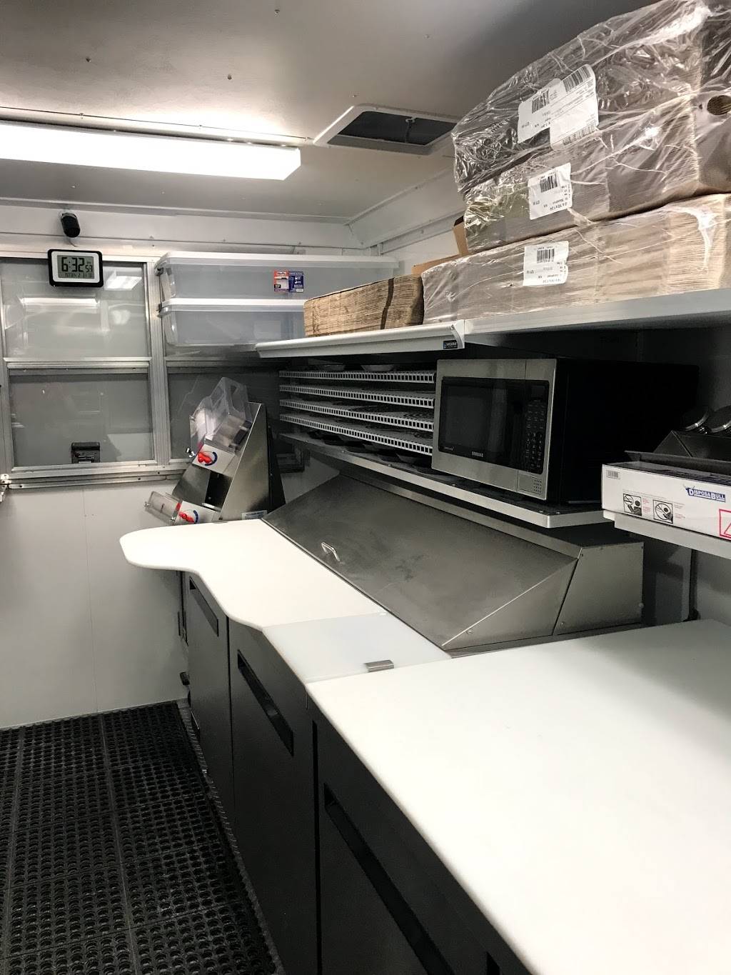 A&O Master Pizza | meal takeaway | 701 Hogan St, Houston, TX 77009, USA | 2816913229 OR +1 281-691-3229