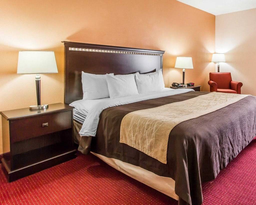 Comfort Inn & Suites Lincoln Talladega I-20 | restaurant | 850/A Speedway Industrial Dr, Lincoln, AL 35096, USA | 2055483058 OR +1 205-548-3058