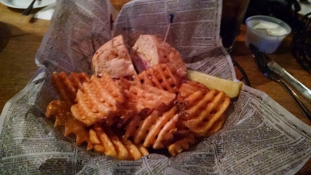 Lock Stock & Barrel | night club | 129 S Oakland Ave, Decatur, IL 62522, USA | 2174297411 OR +1 217-429-7411