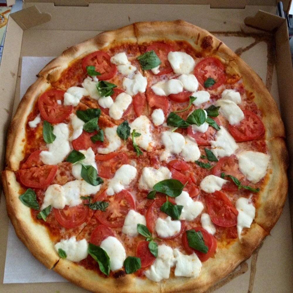 Joes Pizza | meal takeaway | 61-16 Flushing Ave, Maspeth, NY 11378, USA | 7188943661 OR +1 718-894-3661