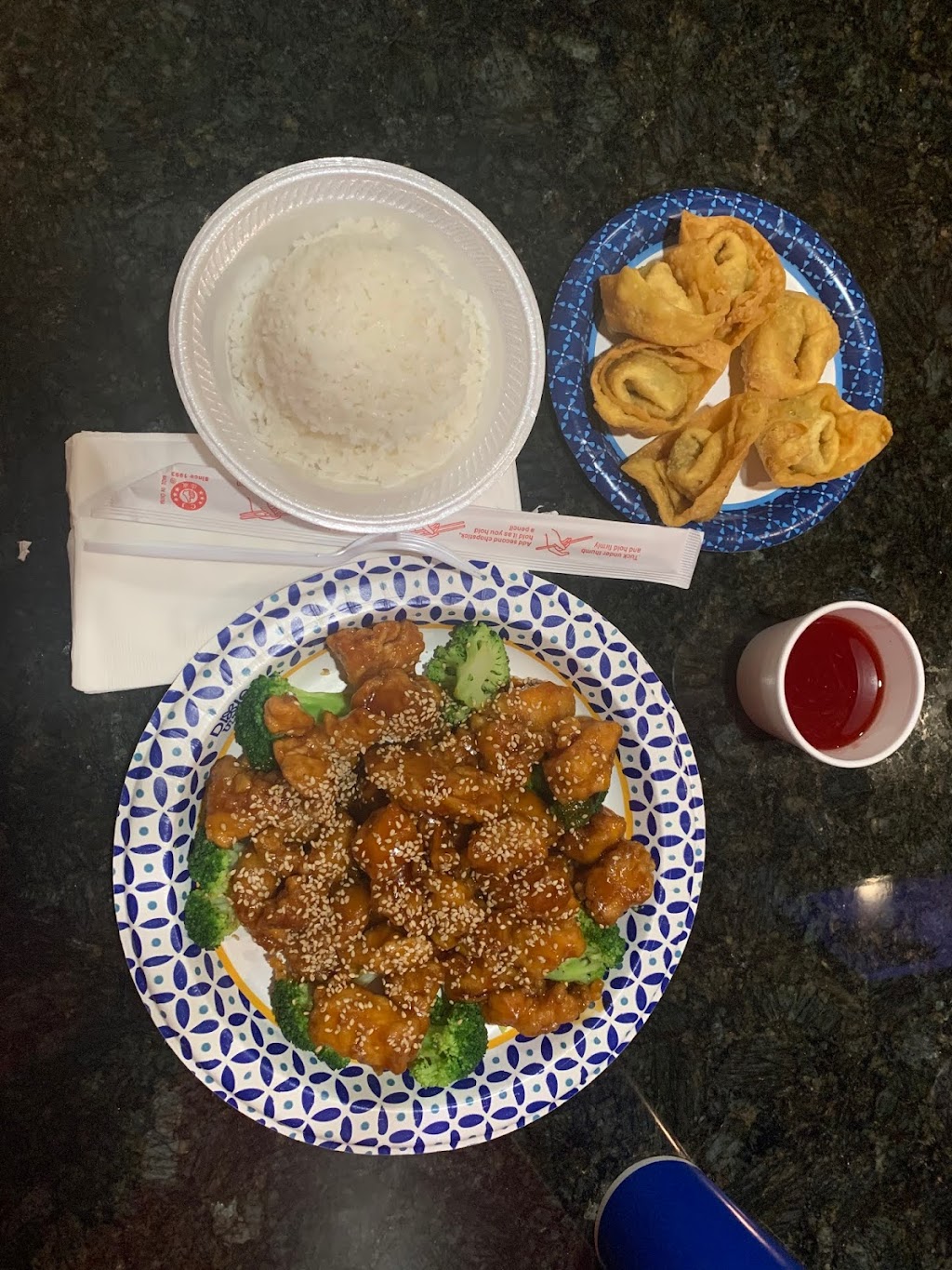 Wok & Roll Express | restaurant | 4841 W 135th St, Leawood, KS 66224, USA | 9132299888 OR +1 913-229-9888