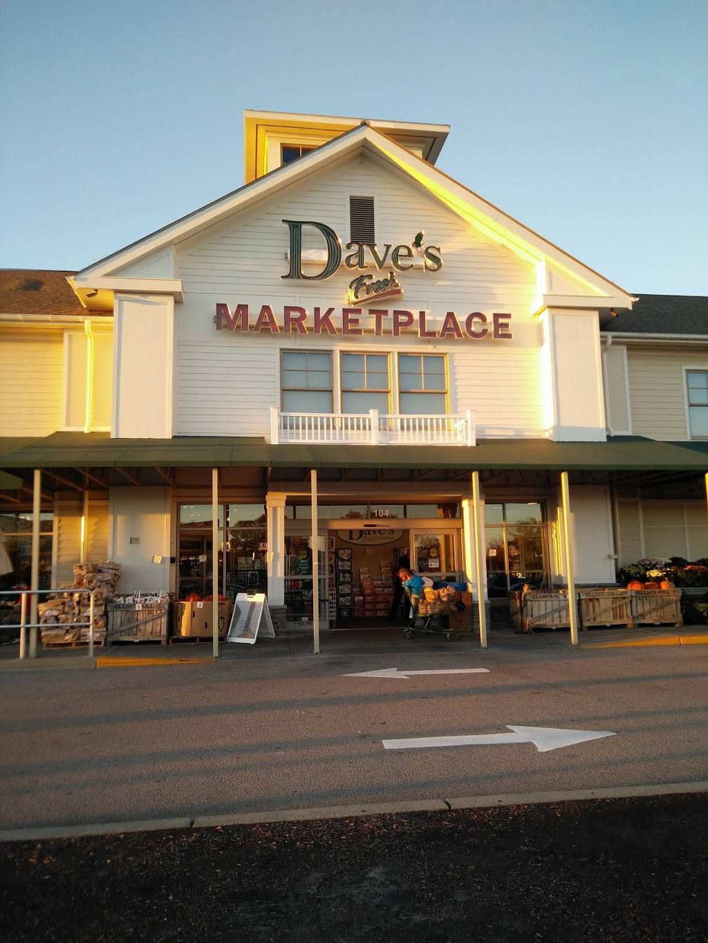 Daves Fresh Marketplace/Quonset | bakery | 105 Gate Rd, North Kingstown, RI 02852, USA | 4012950019 OR +1 401-295-0019