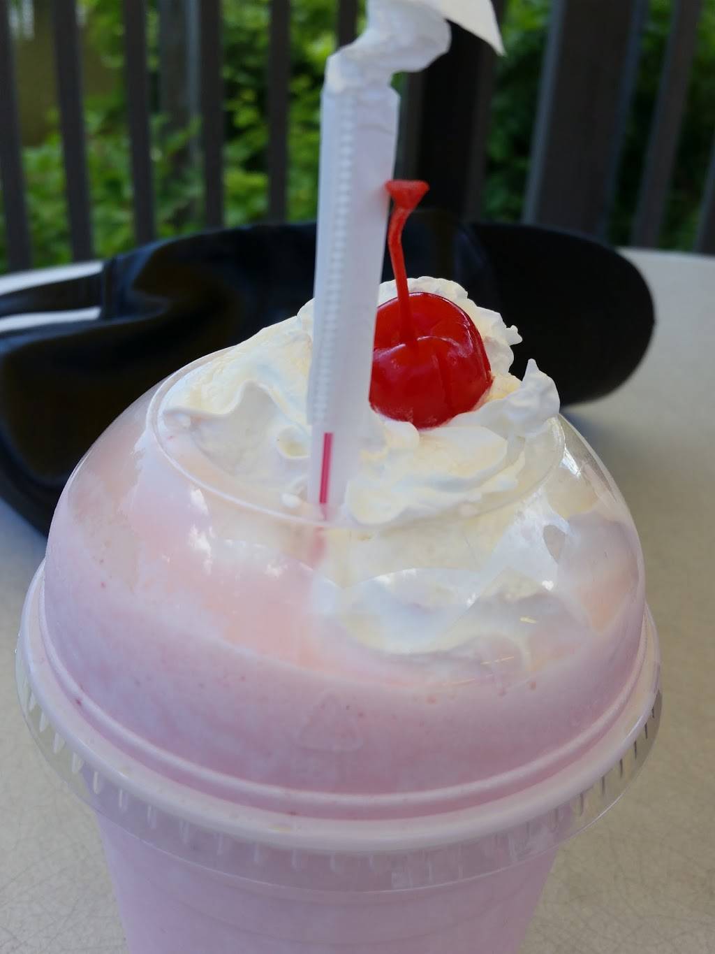 Sullivans Hot Dogs | restaurant | 501 Cayuga Dr, Niagara Falls, NY 14304, USA | 7162364119 OR +1 716-236-4119