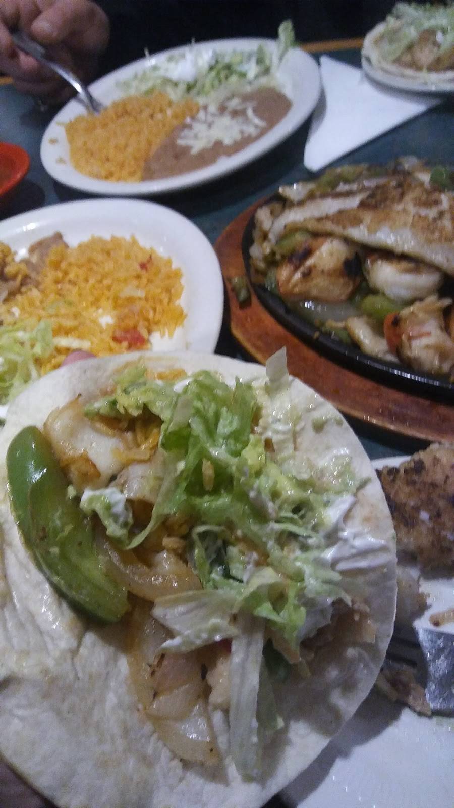 Los Magueyes Mexican Restaurant | restaurant | 1329 S Webster Ave, Green Bay, WI 54301, USA | 9204303755 OR +1 920-430-3755