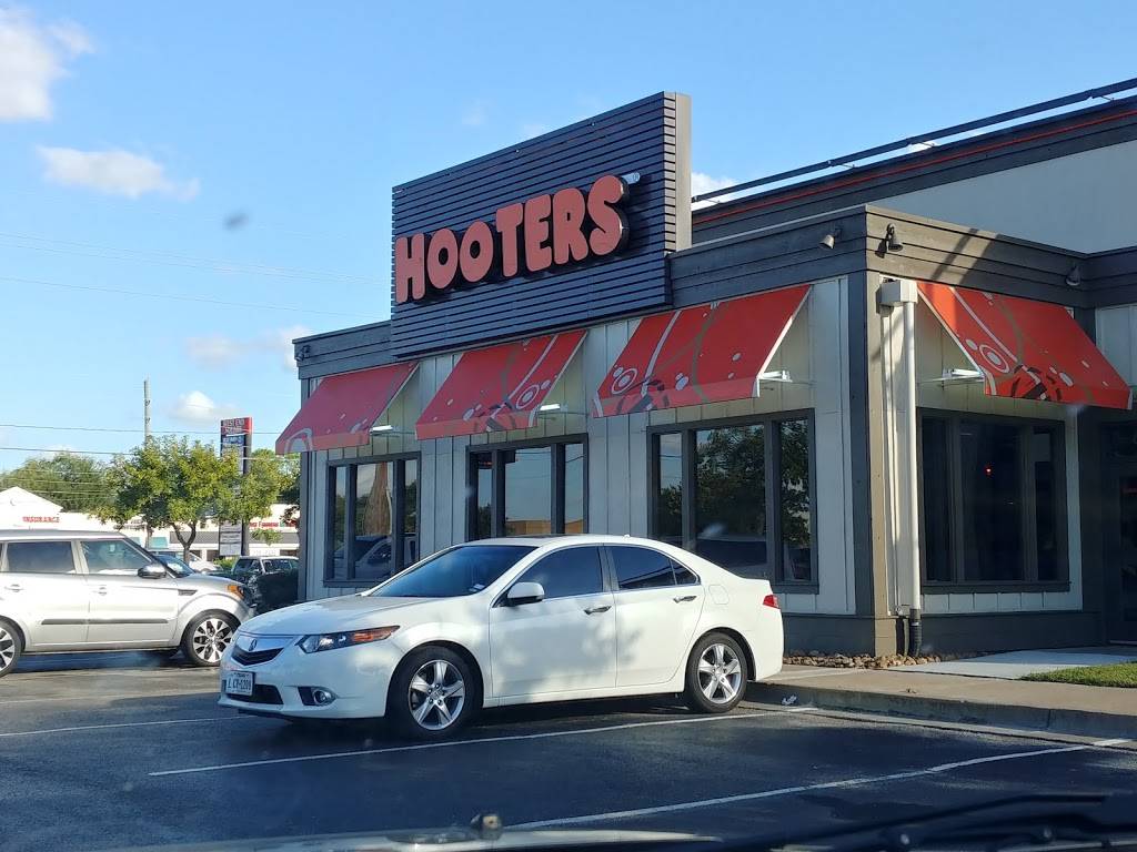 Hooters | restaurant | 2200 S Texas 6, Houston, TX 77077, USA | 2815310072 OR +1 281-531-0072