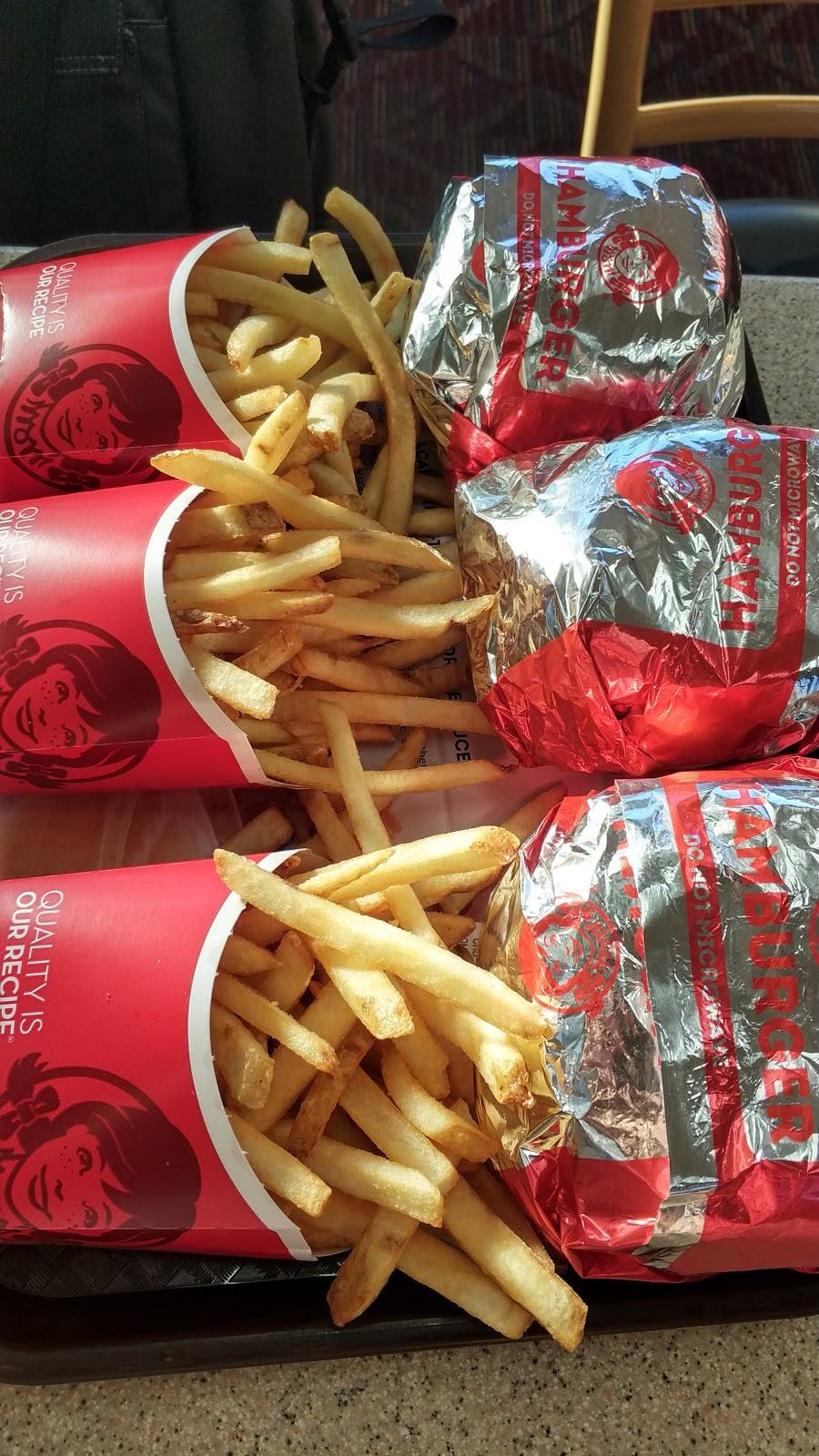 Wendys | restaurant | 7143 Dublin Blvd, Dublin, CA 94568, USA | 9258282325 OR +1 925-828-2325