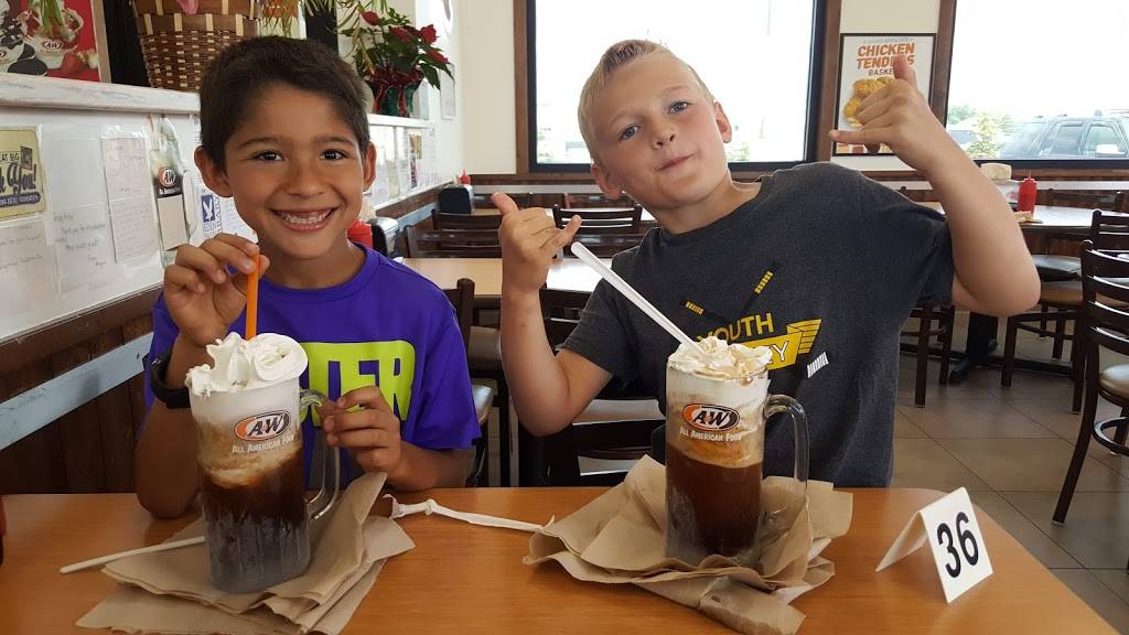 A&W Restaurant | restaurant | 780 1st St SE Box 72, Richmond, MN 56368, USA | 3205977668 OR +1 320-597-7668