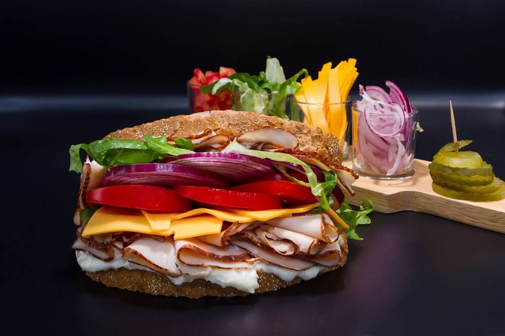 Coachs Epic Gyro | restaurant | 200 Main St # 103B, Huntington Beach, CA 92648, USA | 7145943438 OR +1 714-594-3438