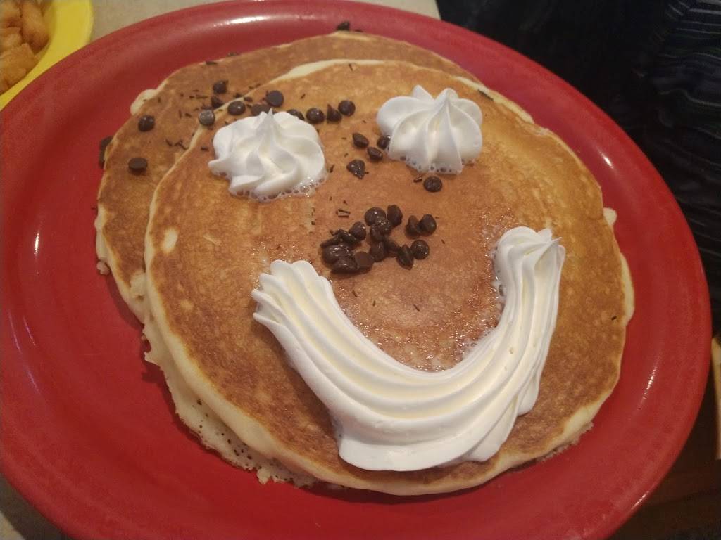 Country Kitchen Restaurant | restaurant | 528 MN-7 E, Hutchinson, MN 55350, USA | 3205874940 OR +1 320-587-4940