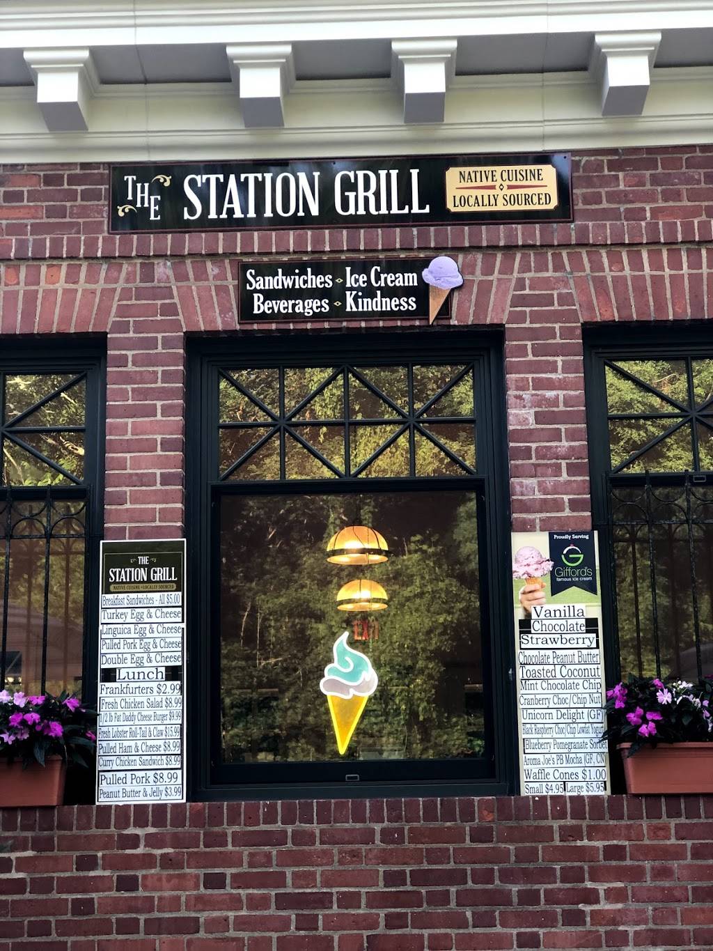 The Station Grill | restaurant | 59 Depot Ave, Falmouth, MA 02540, USA | 5082218622 OR +1 508-221-8622