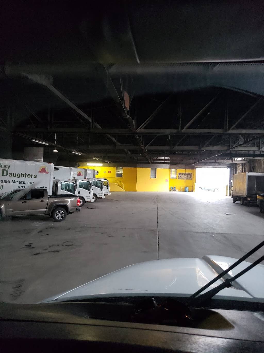 Main Gate Restaurant | restaurant | 3900 Orange Ave, Cleveland, OH 44115, USA | 2163915275 OR +1 216-391-5275