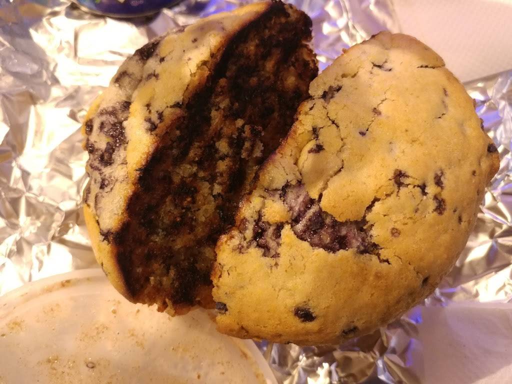 Griddle Cafe & Deli | restaurant | 30-18 Hunters Point Ave, Long Island City, NY 11101, USA | 7189377947 OR +1 718-937-7947