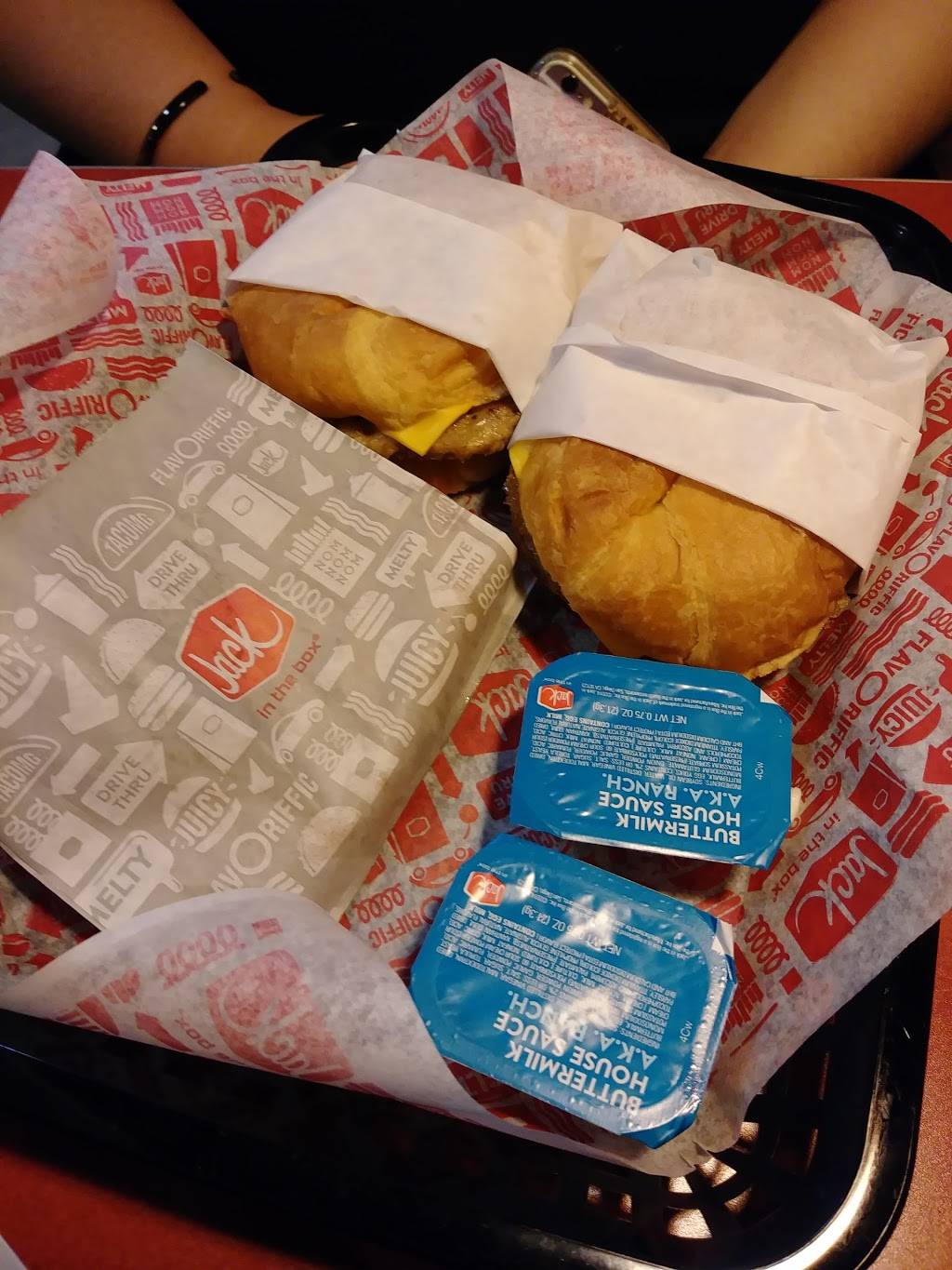 Jack in the Box | restaurant | 5858 Del Amo Blvd, Lakewood, CA 90713, USA | 5624209971 OR +1 562-420-9971