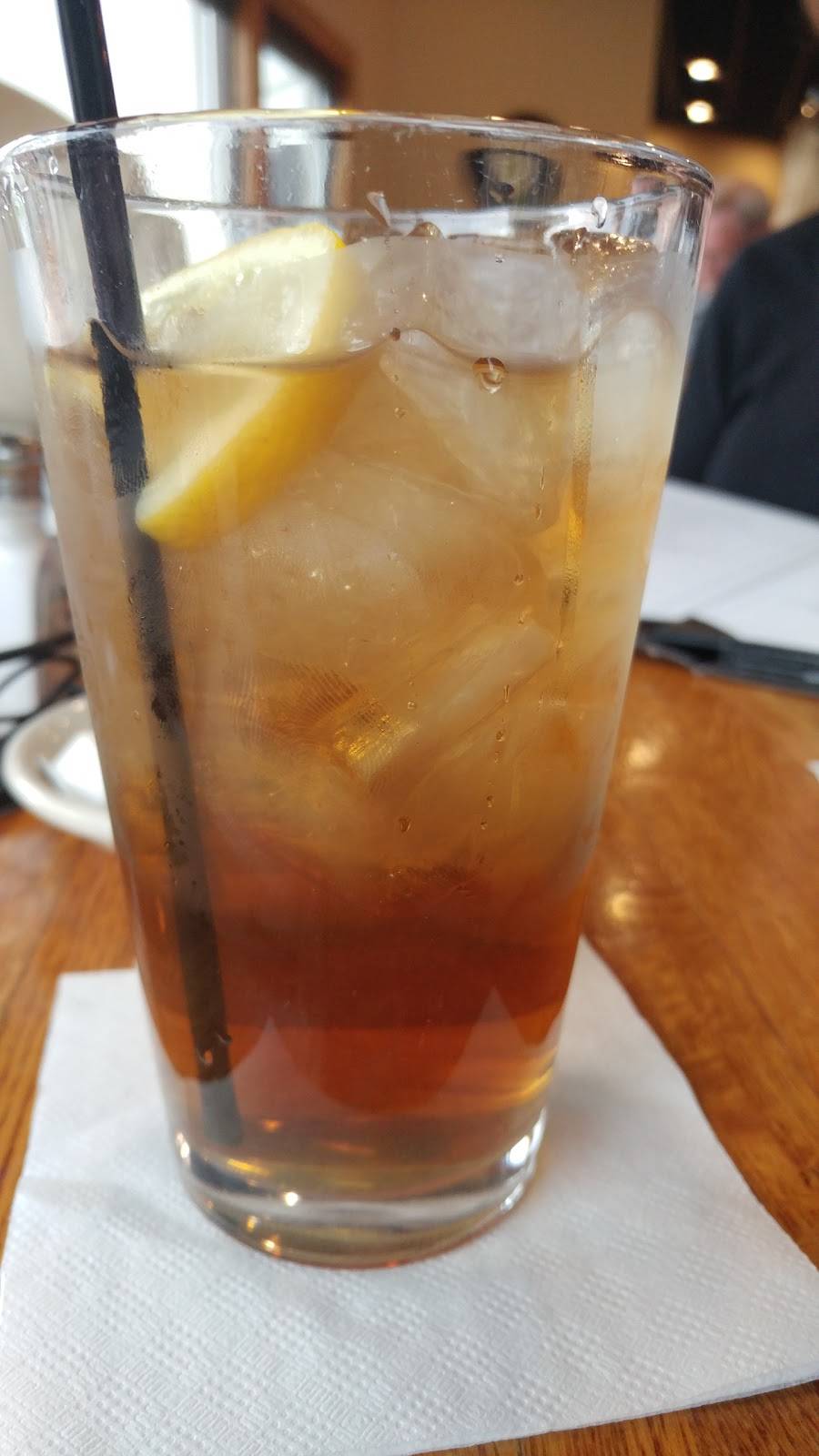 Barkers Waterfront Grille | restaurant | 300 Marina Dr, Superior, WI 54880, USA | 7153927152 OR +1 715-392-7152